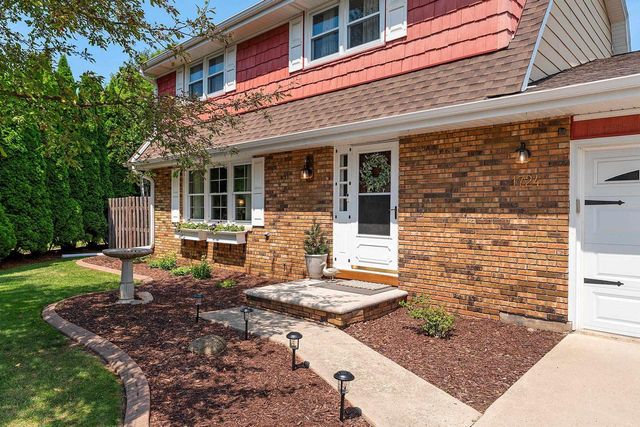 1724 MURPHY COURT, Green Bay, WI 54303