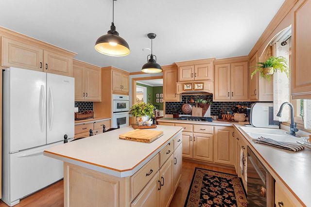 1724 MURPHY COURT, Green Bay, WI 54303