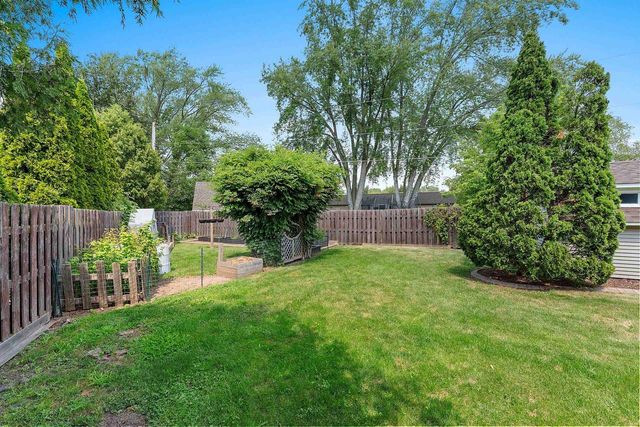 1724 MURPHY COURT, Green Bay, WI 54303