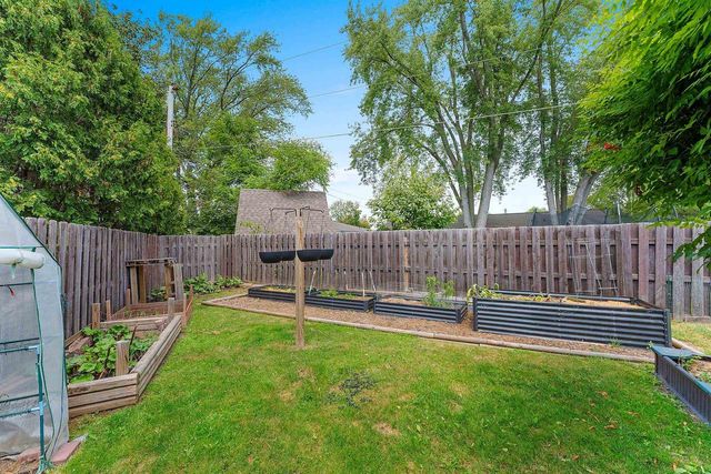 1724 MURPHY COURT, Green Bay, WI 54303