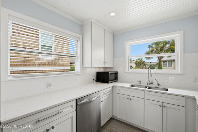200 WALNUT Street 2, Neptune Beach, FL 32266