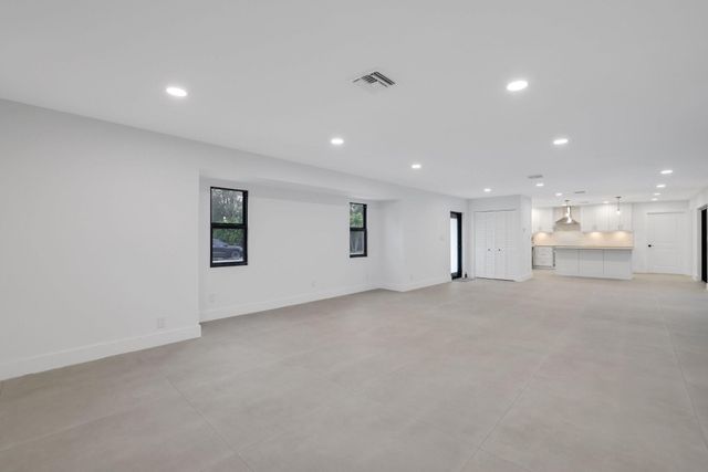 550 SW 6th Avenue, Boca Raton, FL 33486