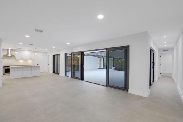 550 SW 6th Avenue, Boca Raton, FL 33486