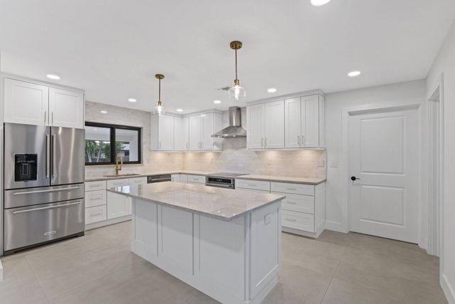 550 SW 6th Avenue, Boca Raton, FL 33486