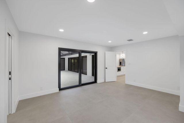 550 SW 6th Avenue, Boca Raton, FL 33486