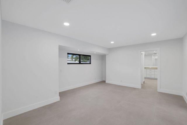 550 SW 6th Avenue, Boca Raton, FL 33486