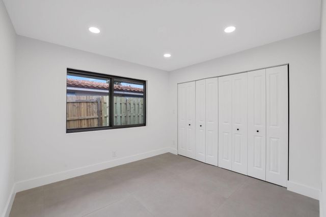 550 SW 6th Avenue, Boca Raton, FL 33486