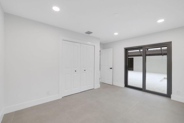 550 SW 6th Avenue, Boca Raton, FL 33486