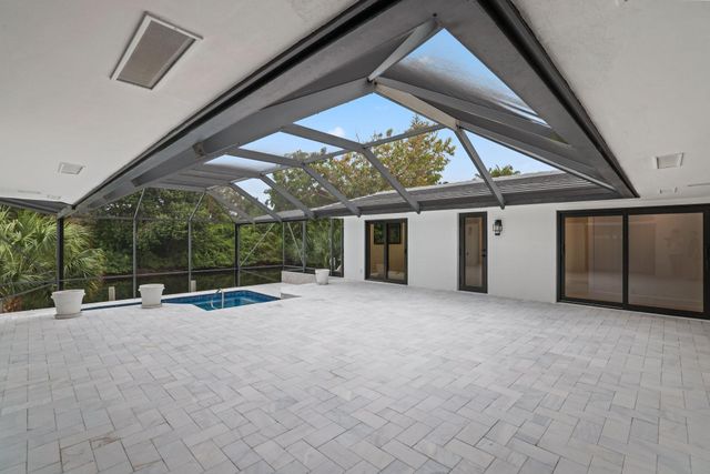 550 SW 6th Avenue, Boca Raton, FL 33486