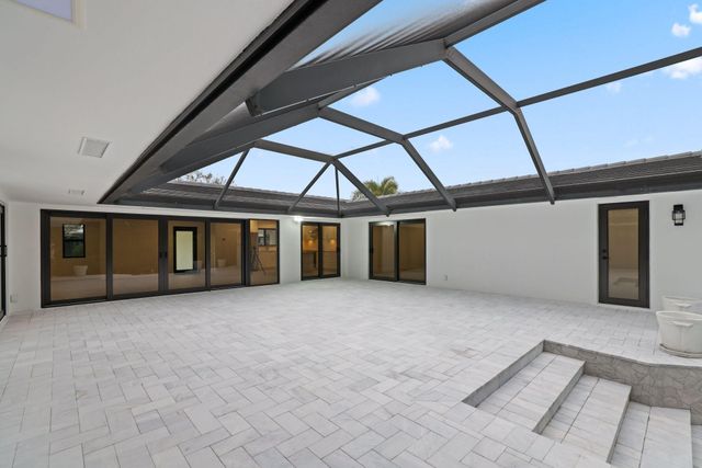 550 SW 6th Avenue, Boca Raton, FL 33486