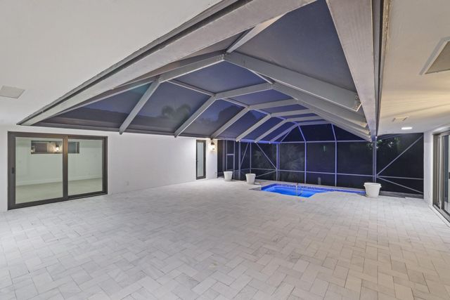 550 SW 6th Avenue, Boca Raton, FL 33486