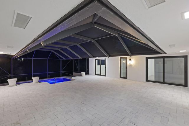 550 SW 6th Avenue, Boca Raton, FL 33486