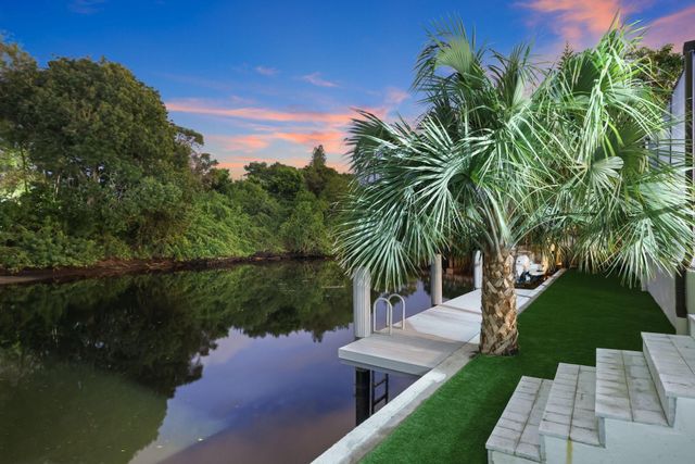 550 SW 6th Avenue, Boca Raton, FL 33486