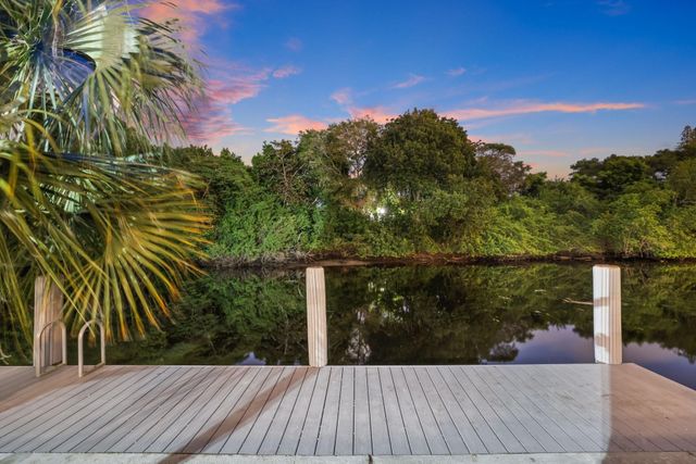 550 SW 6th Avenue, Boca Raton, FL 33486