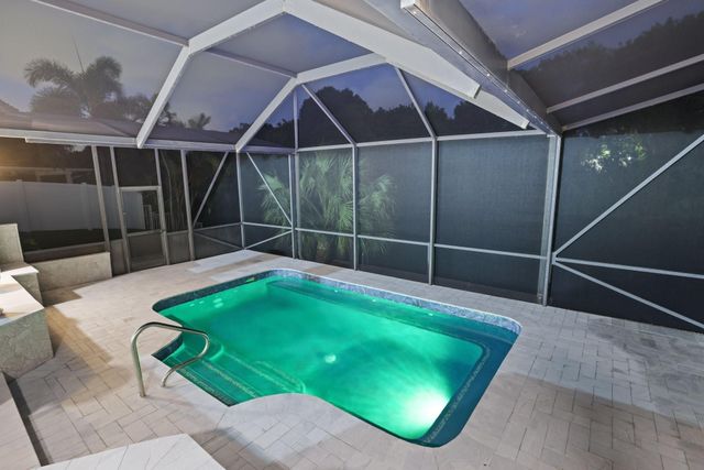 550 SW 6th Avenue, Boca Raton, FL 33486