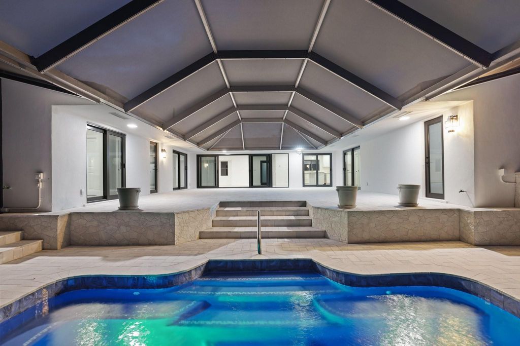 550 SW 6th Avenue, Boca Raton, FL 33486