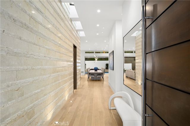 621 Malabar Drive, Corona Del Mar, CA 92625