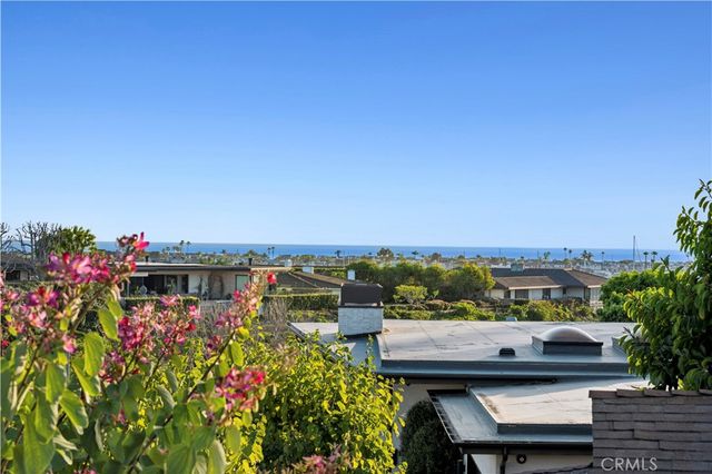 621 Malabar Drive, Corona Del Mar, CA 92625