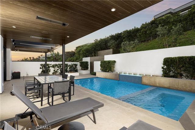 621 Malabar Drive, Corona Del Mar, CA 92625