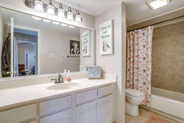 1430 Meadowood Village Drive, Fort Worth, TX 76120