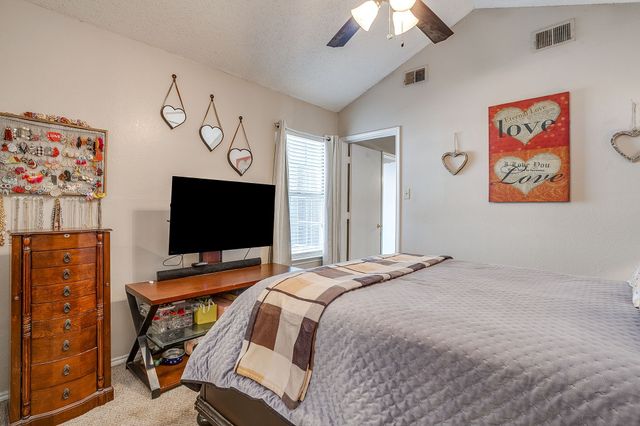 1430 Meadowood Village Drive, Fort Worth, TX 76120