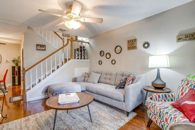 1430 Meadowood Village Drive, Fort Worth, TX 76120