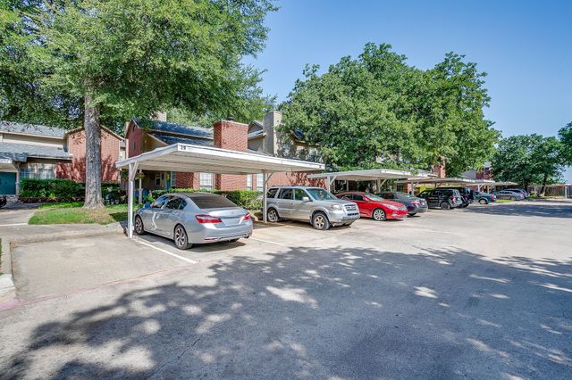 1430 Meadowood Village Drive, Fort Worth, TX 76120