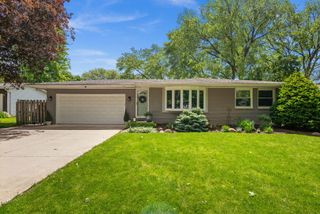1515 Jewel Avenue, St. Charles, IL 60174