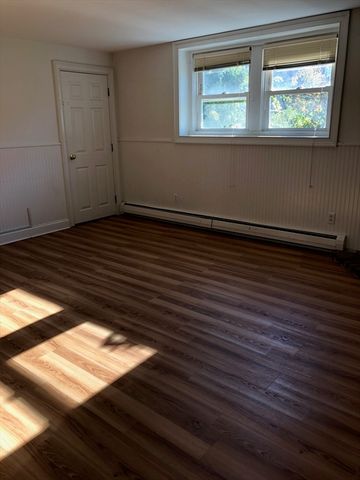 19 Vine St 1, Marblehead, MA 01945