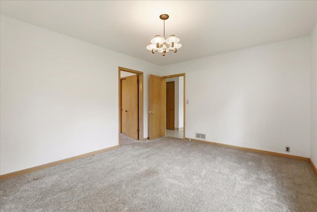 112 E 29TH Avenue, Council Bluffs, IA 51503