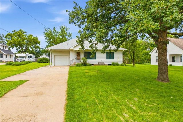112 E 29TH Avenue, Council Bluffs, IA 51503