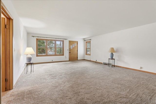 112 E 29TH Avenue, Council Bluffs, IA 51503