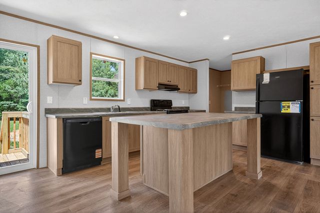 451 Salem Rd, Mcminnville, TN 37110