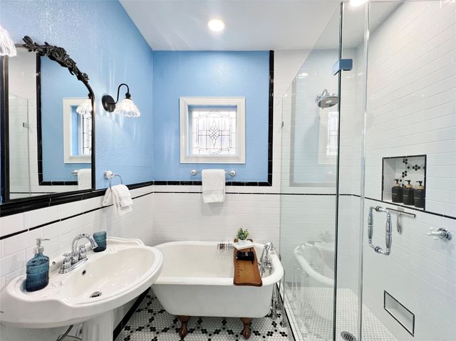828 W 8th Street, Dallas, TX 75208
