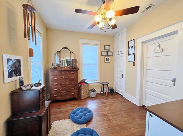 828 W 8th Street, Dallas, TX 75208