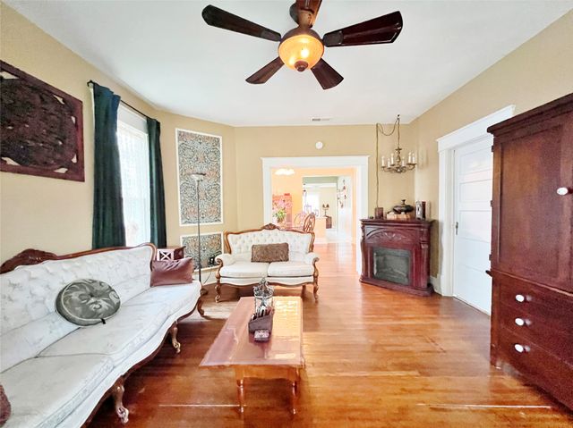 828 W 8th Street, Dallas, TX 75208