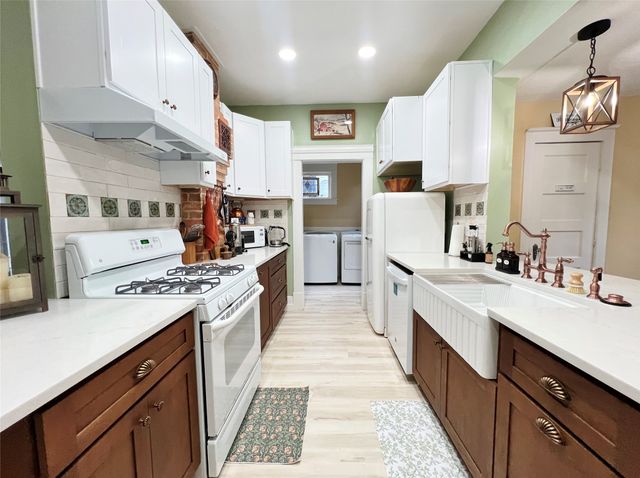 828 W 8th Street, Dallas, TX 75208
