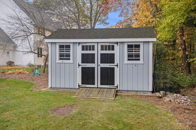 15418 Stoneridge Court, Spring Lake, MI 49456