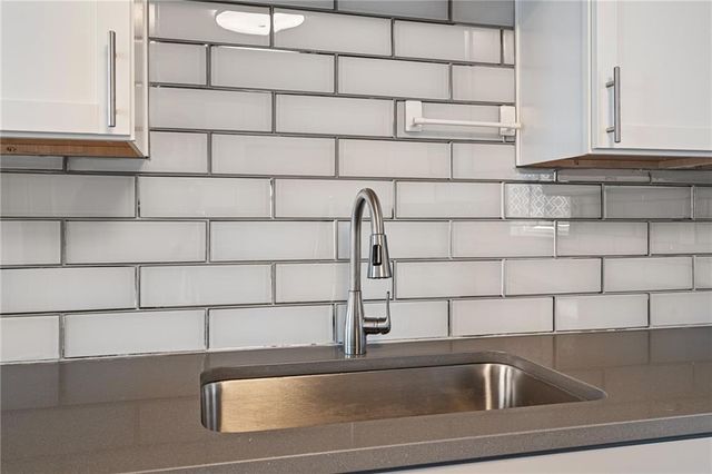 2400 S Crescent Avenue, Independence, MO 64052