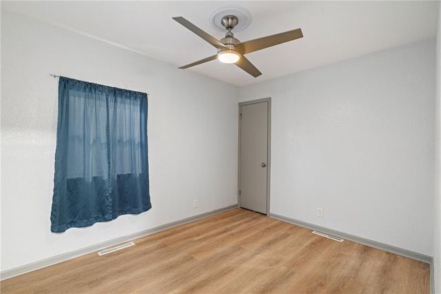 2400 S Crescent Avenue, Independence, MO 64052