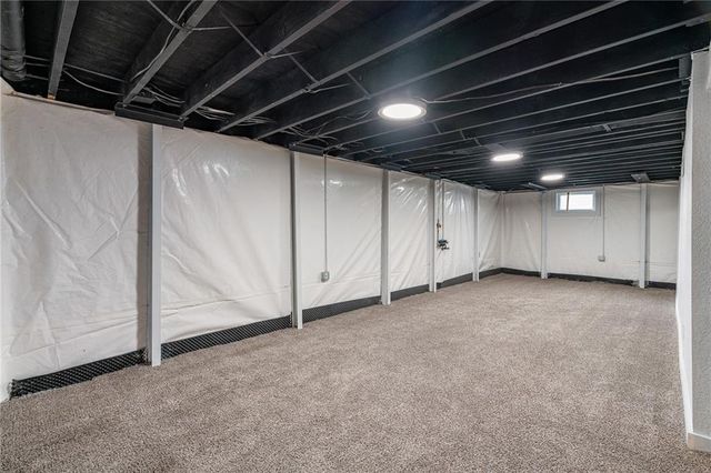 2400 S Crescent Avenue, Independence, MO 64052