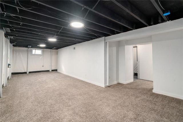 2400 S Crescent Avenue, Independence, MO 64052