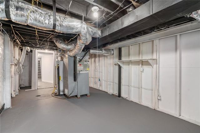 2400 S Crescent Avenue, Independence, MO 64052