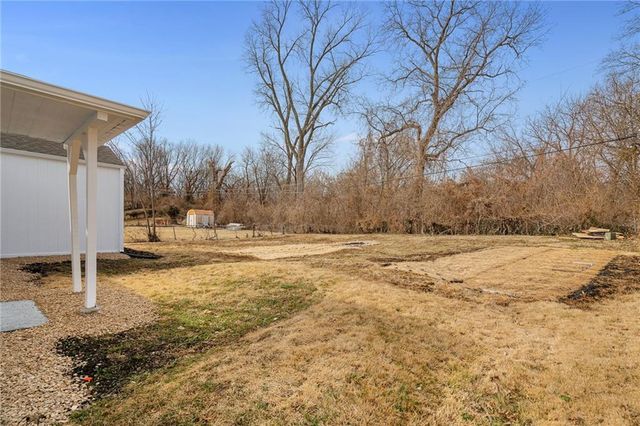 2400 S Crescent Avenue, Independence, MO 64052