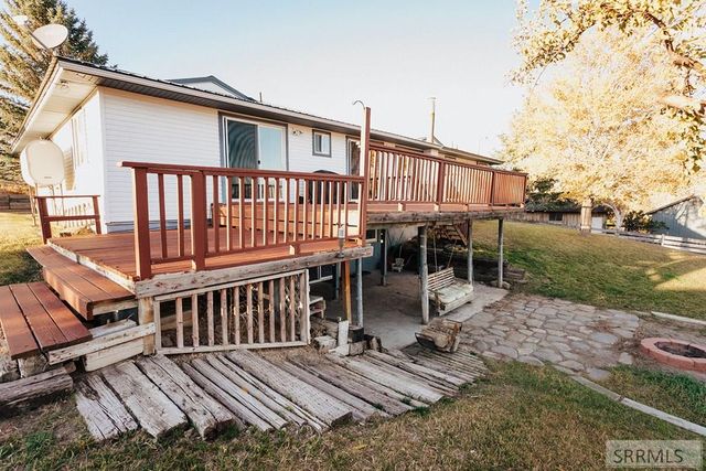 24 Thomas Avenue, Salmon, ID 83467