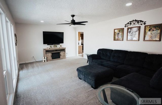 24 Thomas Avenue, Salmon, ID 83467