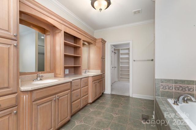 3646 Hogan Court NE, Conover, NC 28613