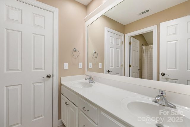 3646 Hogan Court NE, Conover, NC 28613