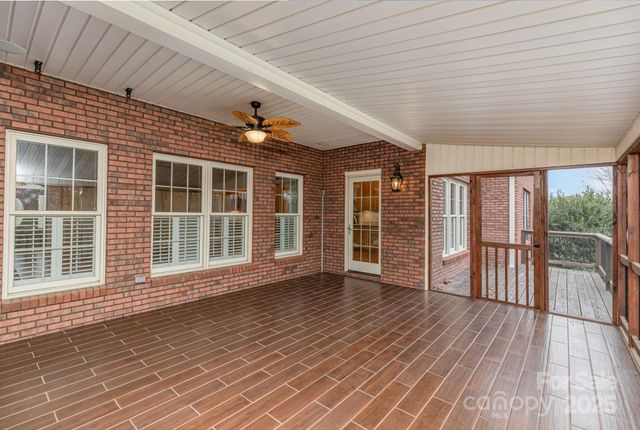 3646 Hogan Court NE, Conover, NC 28613