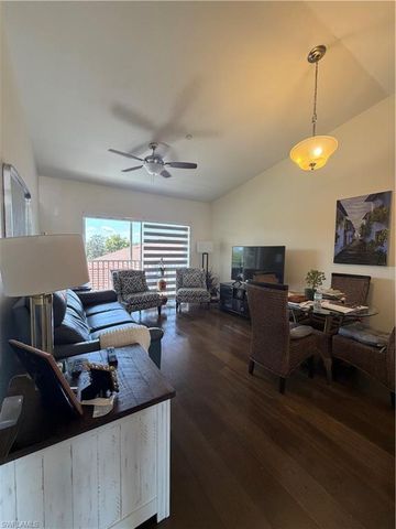 8214 Key Royal Cir Key Royal 131, Naples, FL 34119